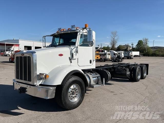 Peterbilt 365 驾驶室与内部