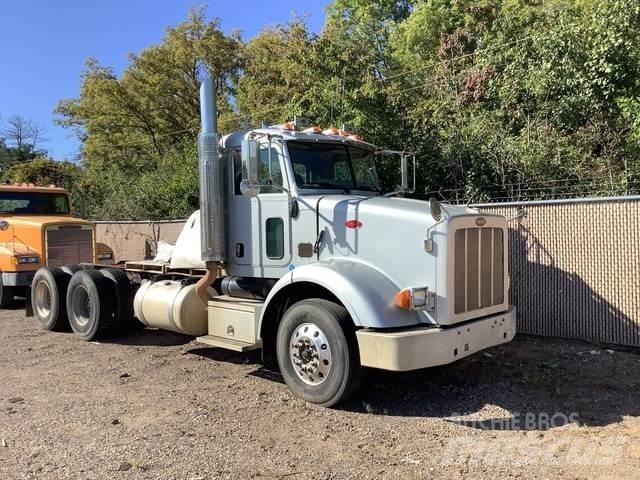 Peterbilt 365 驾驶室与内部