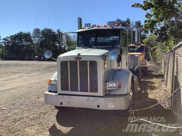 Peterbilt 365 驾驶室与内部