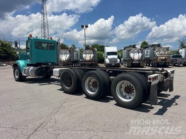 Peterbilt 365 驾驶室与内部