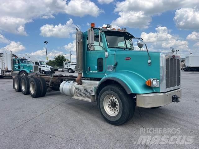 Peterbilt 365 驾驶室与内部