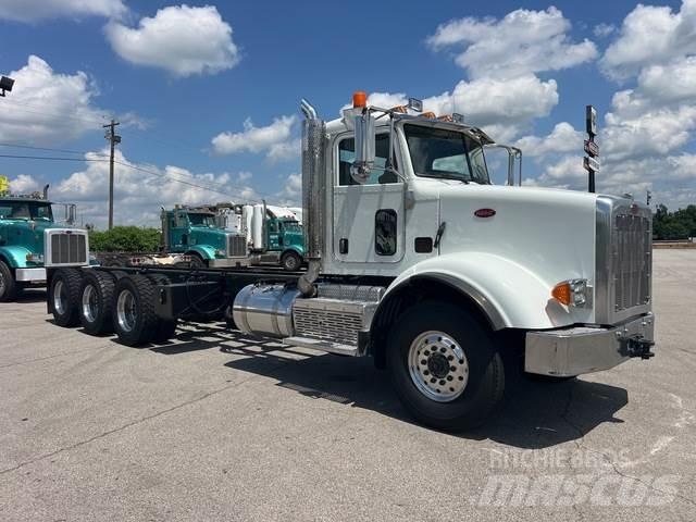 Peterbilt 365 驾驶室与内部