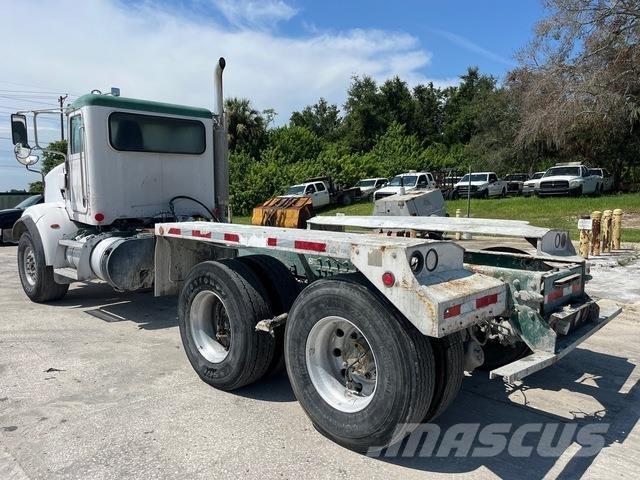 Peterbilt 365 驾驶室与内部