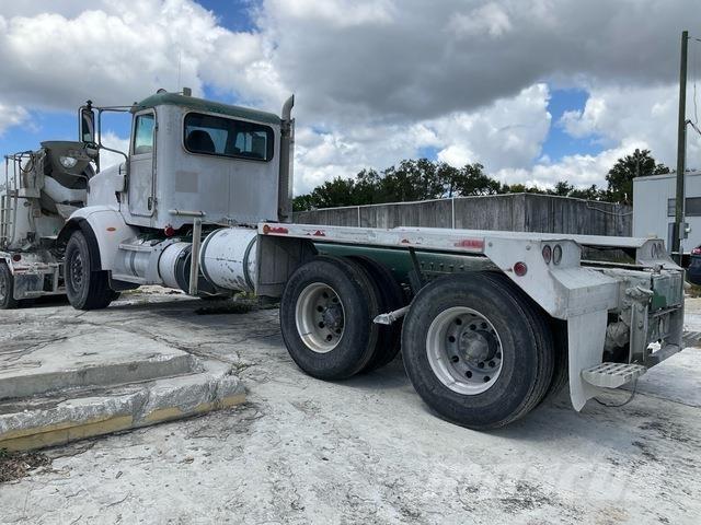 Peterbilt 365 驾驶室与内部