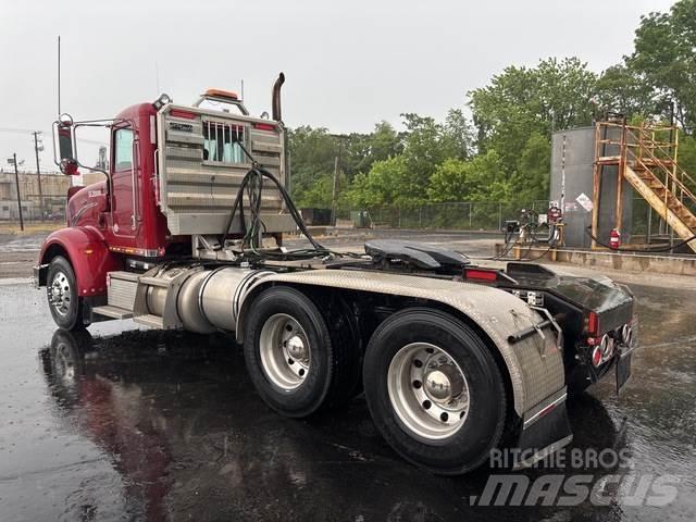 Peterbilt 367 牵引车