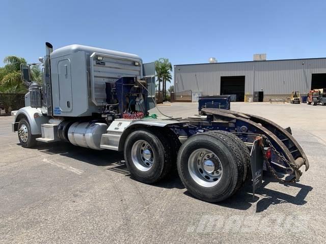 Peterbilt 367 救援车