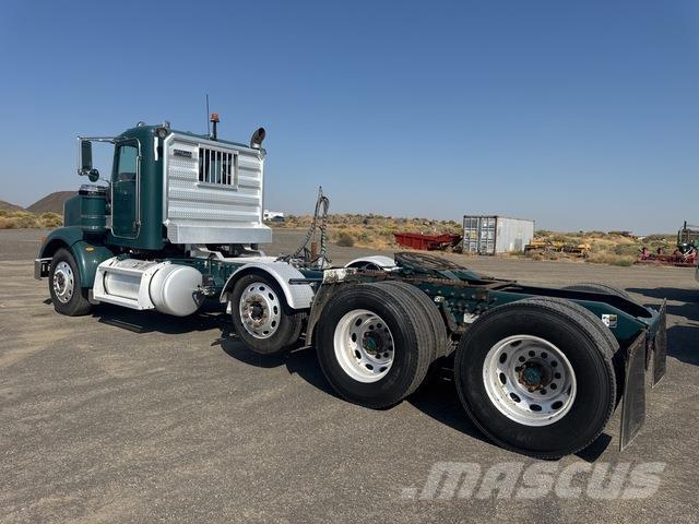 Peterbilt 367 牵引车