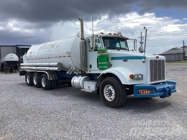 Peterbilt 378 油罐车