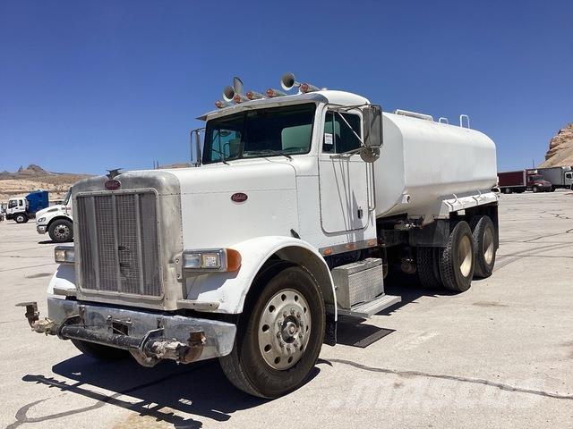 Peterbilt 379 水罐车