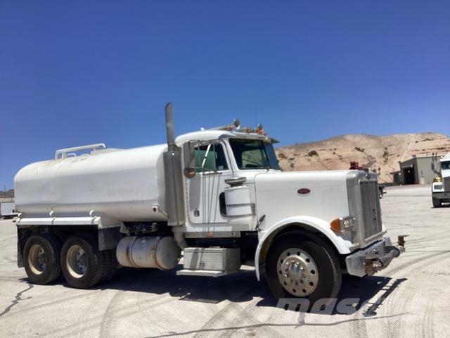 Peterbilt 379 水罐车