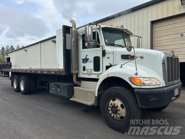 Peterbilt 382 平板栏板货车