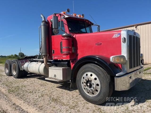 Peterbilt 388 牵引车
