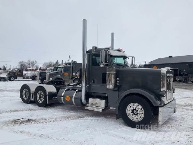 Peterbilt 388 牵引车