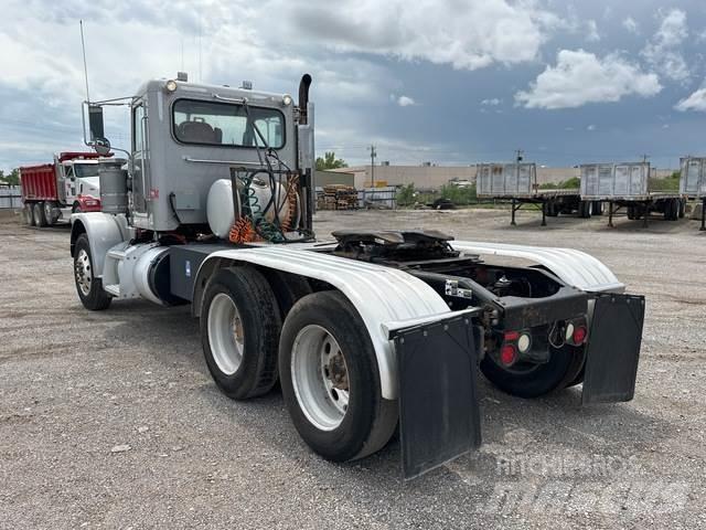 Peterbilt 388 牵引车