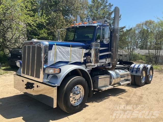 Peterbilt 388 牵引车