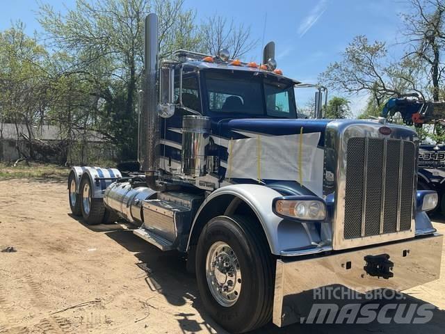 Peterbilt 388 牵引车