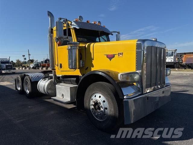 Peterbilt 388 牵引车