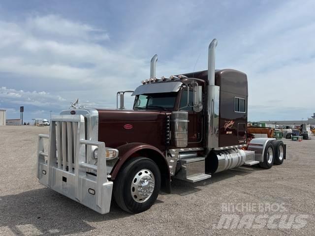 Peterbilt 389 牵引车