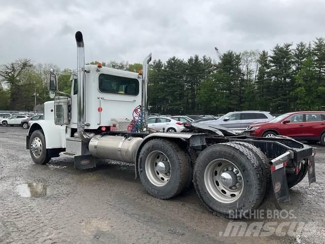 Peterbilt 389 牵引车