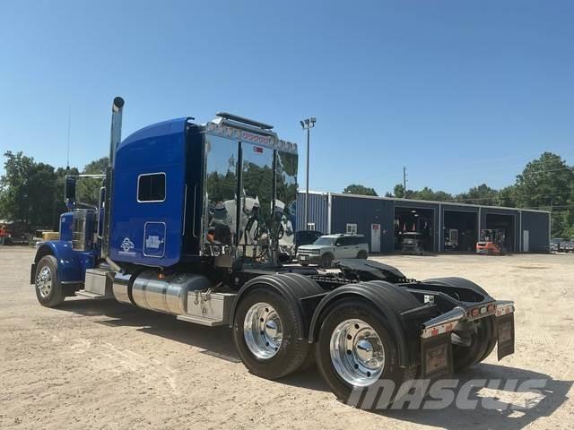 Peterbilt 389 牵引车