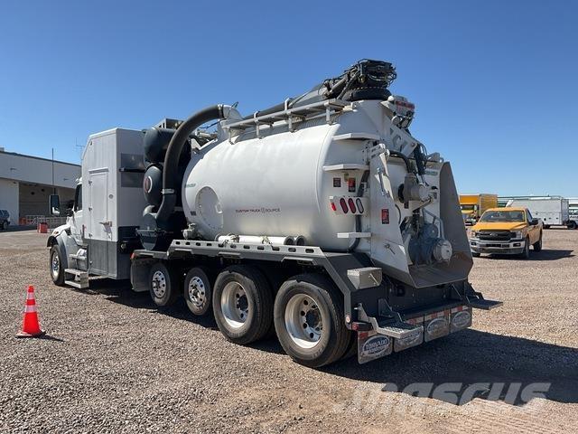 Peterbilt 548 履带挖掘机