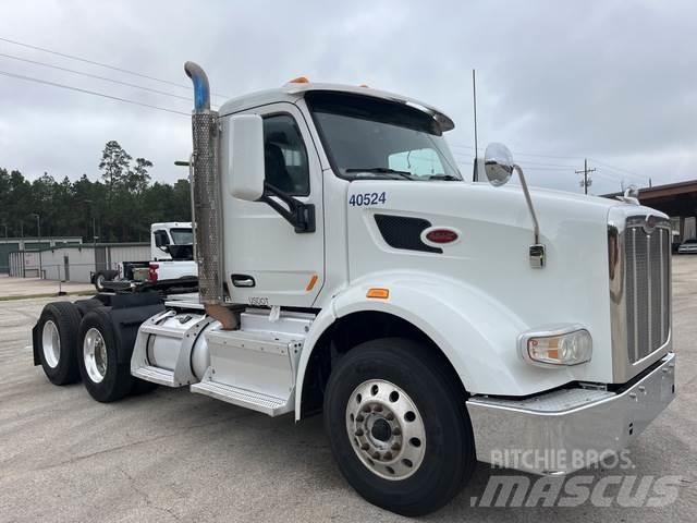 Peterbilt 567 牵引车