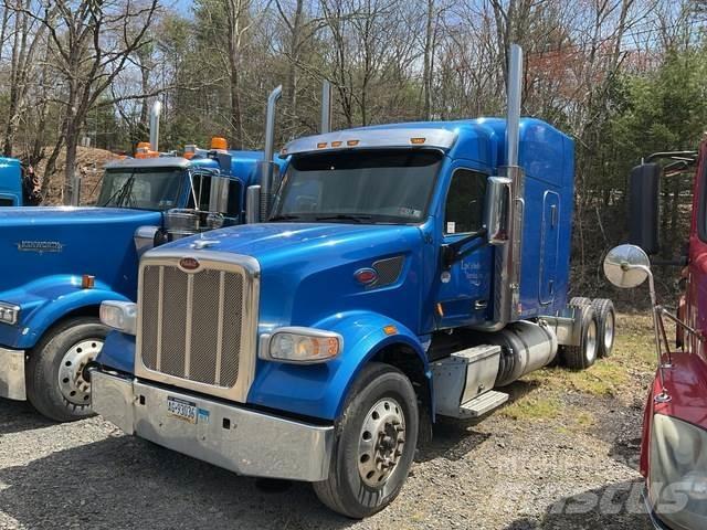 Peterbilt 567 牵引车