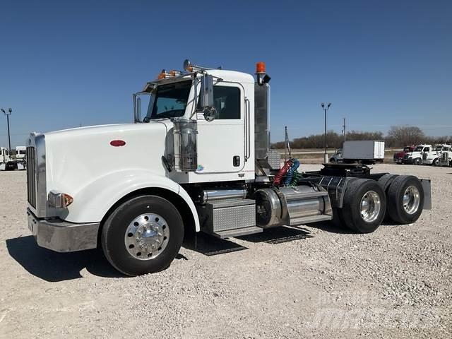 Peterbilt 567 牵引车