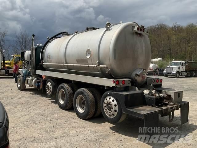 Peterbilt 567 组合/真空油槽车