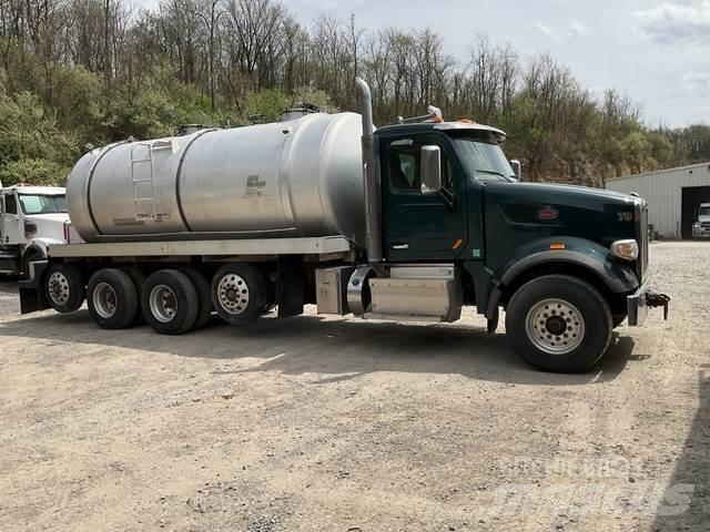 Peterbilt 567 组合/真空油槽车