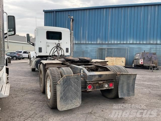 Peterbilt 567 牵引车