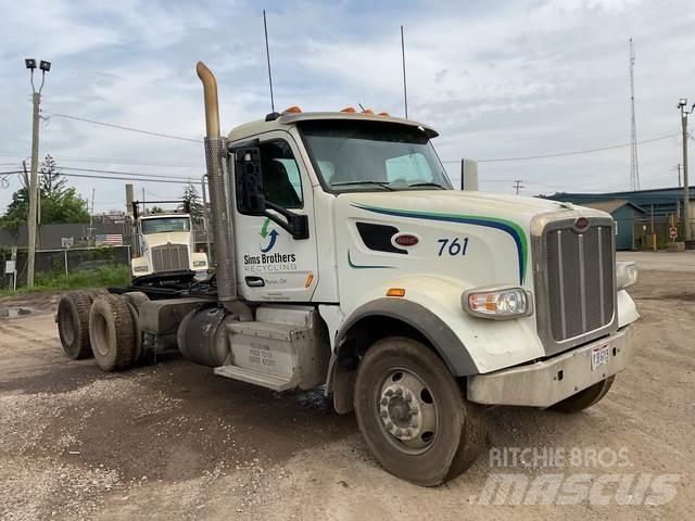 Peterbilt 567 牵引车