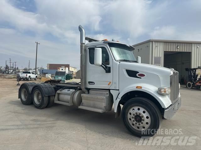 Peterbilt 567 牵引车