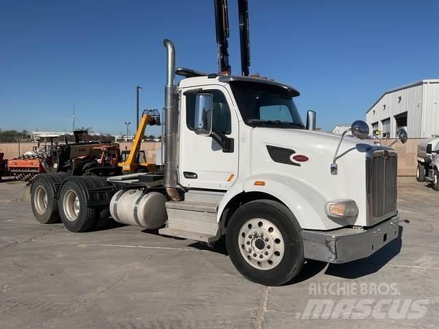 Peterbilt 567 牵引车