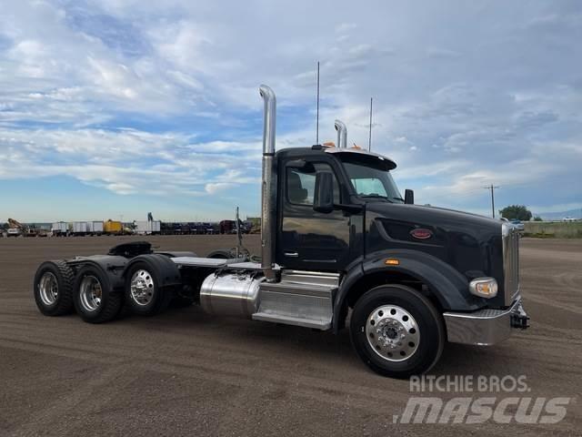 Peterbilt 567 牵引车