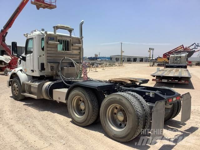 Peterbilt 567 牵引车