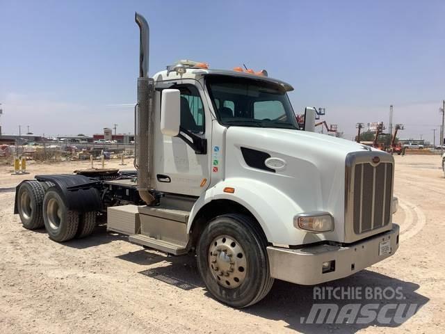 Peterbilt 567 牵引车
