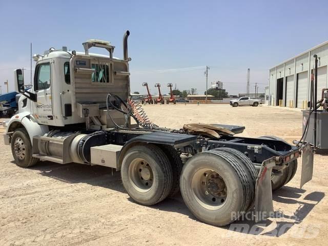 Peterbilt 567 牵引车