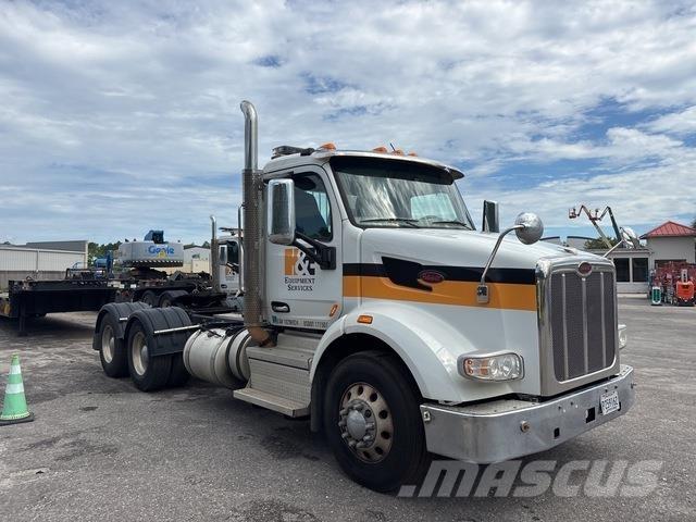 Peterbilt 567 牵引车