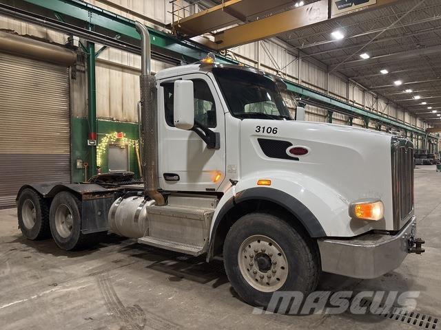 Peterbilt 567 牵引车
