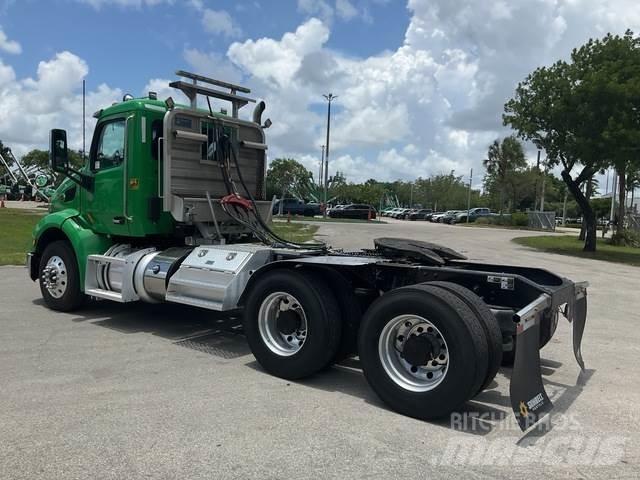 Peterbilt 579 牵引车