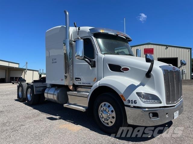 Peterbilt 589 牵引车