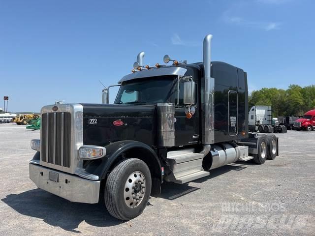 Peterbilt 589 牵引车