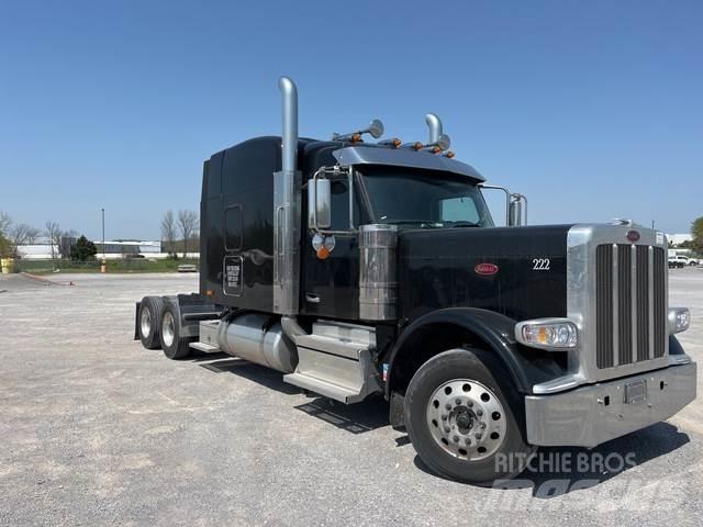 Peterbilt 589 牵引车