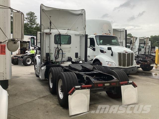 Peterbilt M579 牵引车