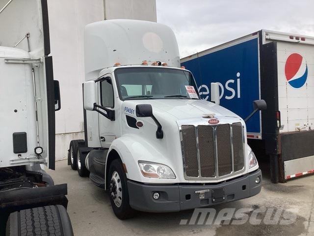 Peterbilt M579 牵引车