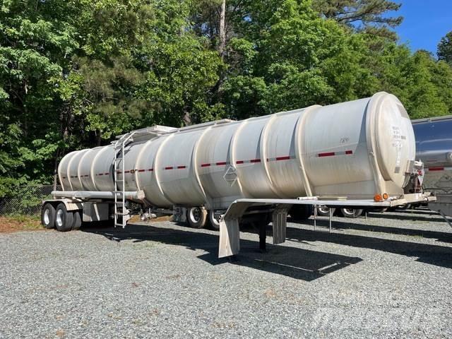 Polar  罐式拖车