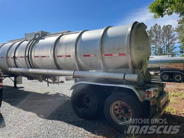 Polar  罐式拖车