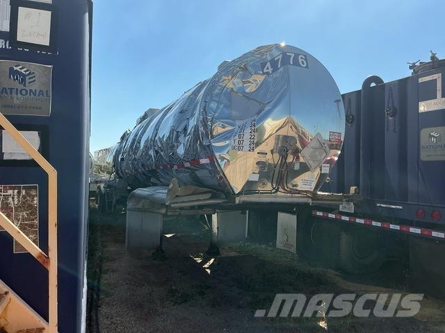 Polar  罐式拖车