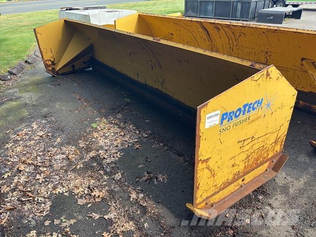  Pro-Tech 推雪机